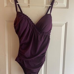 LANDS’ END Underwire One Piece Swimsuit size 8